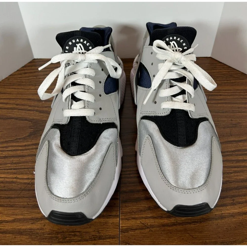 Nike Air Huarache DD1068-005 Men's Sz 10 Gray Athletic Shoes Good Condition - Picture 2 of 8